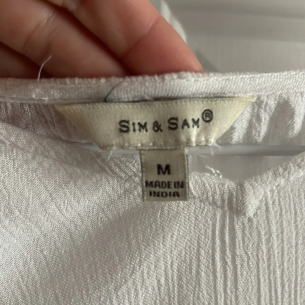 White blouse - Picture 3 of 3